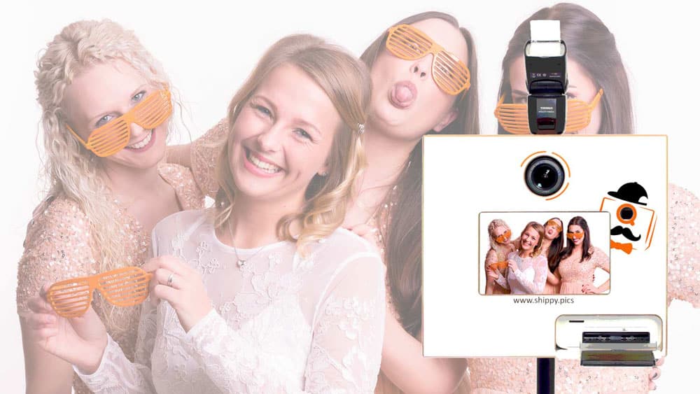 Fotobox mit Freunden auf der Hochzeit